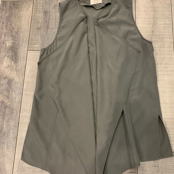 Bershka vest size large - Picture 1 of 2